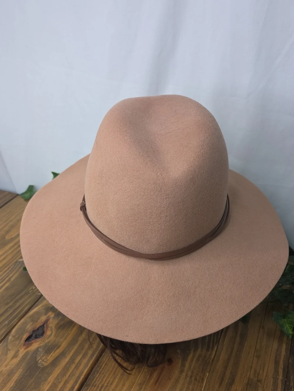 Unknown Brand. Wide Brim Wool Hat. OSFA. Excellent Condition